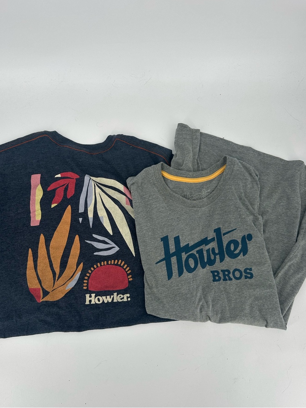 Howler Bros Men’s Short Sleeve Graphic Logo Tshirt Mens Size XL Bundle of 2